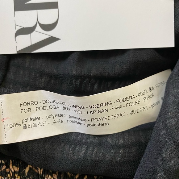 SOLD🛍️ Zara Printed Mini Skirt - Picture 6 of 6